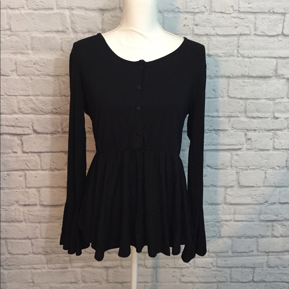 Women’s black peplum top